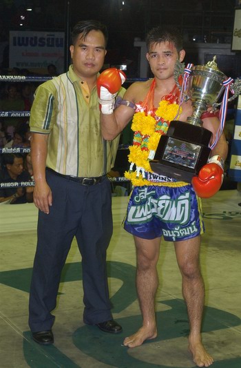 Ax Muay Thai / Kickboxing Forum - Singdam Kiatmuu 9 Vs Anuwat Kaewsamrit